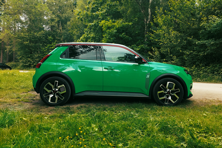 renault 5 e-tech electric exterior