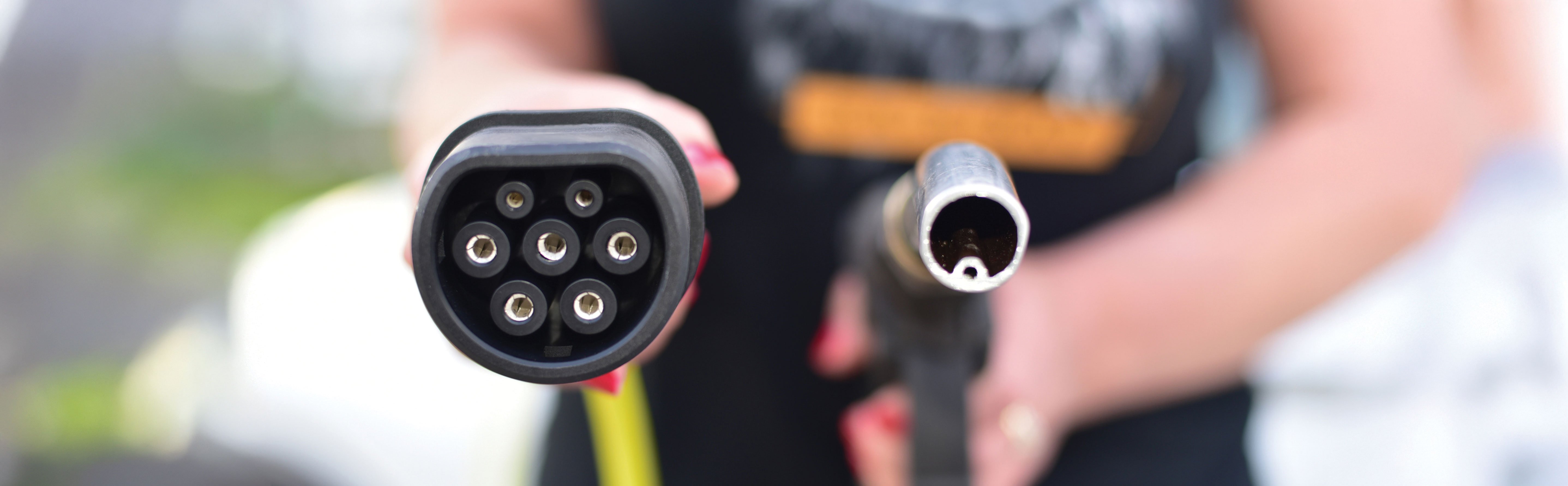 EV vs ICE: Which One Should You Choose?