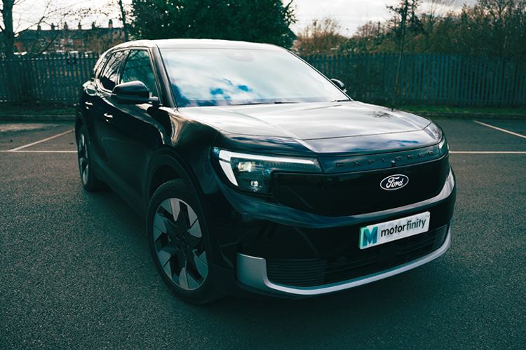 ford kuga st line x blue exterior
