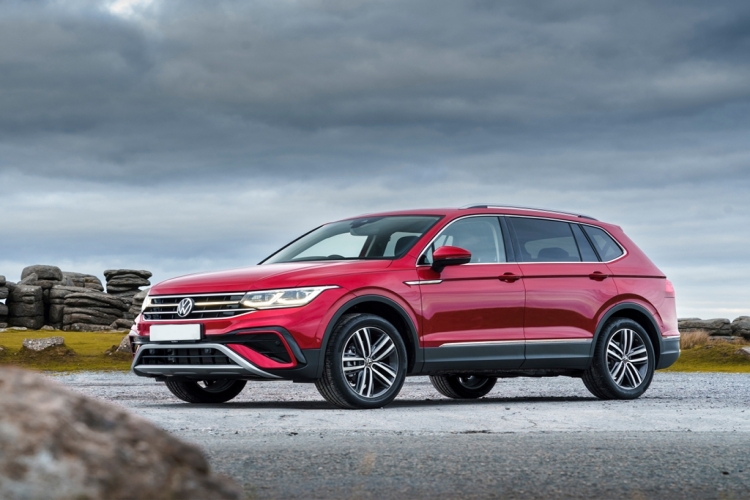 VOLKSWAGEN TIGUAN ALLSPACE ESTATE Life