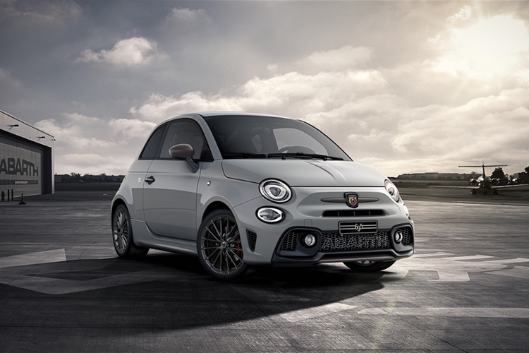 ABARTH 695 HATCHBACK Standard