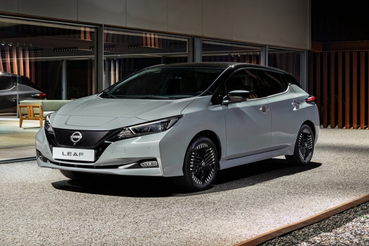 NISSAN LEAF HATCHBACK Acenta